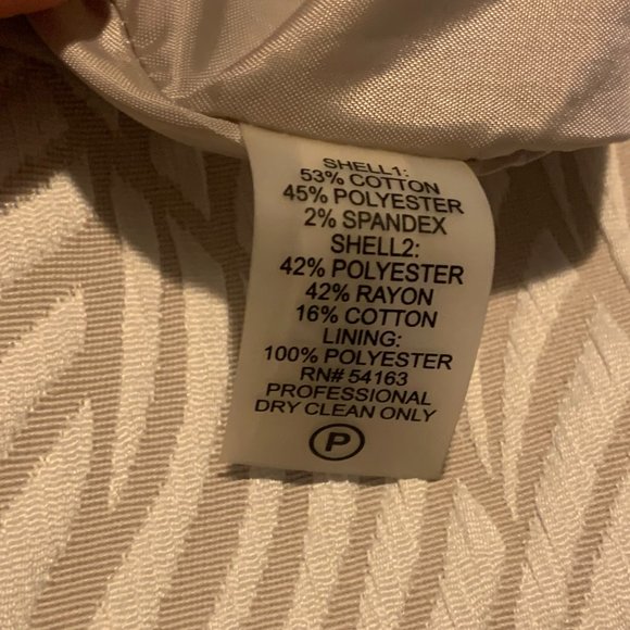 Calvin Klein Tan White Sleeveless Jacquard Sheath Dress With Gold Logo Hardware - Picture 8 of 8